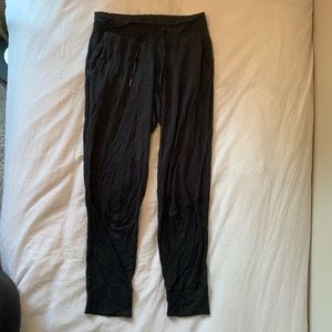 Lululemon thin joggers
